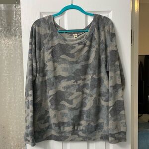 Gray Camo Fleece-like Long Sleeve/Sweater